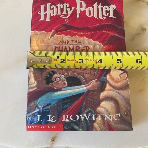 Harry Potter and the Chamber of Secrets by Rowling, J. K. - Picture 8 of 9